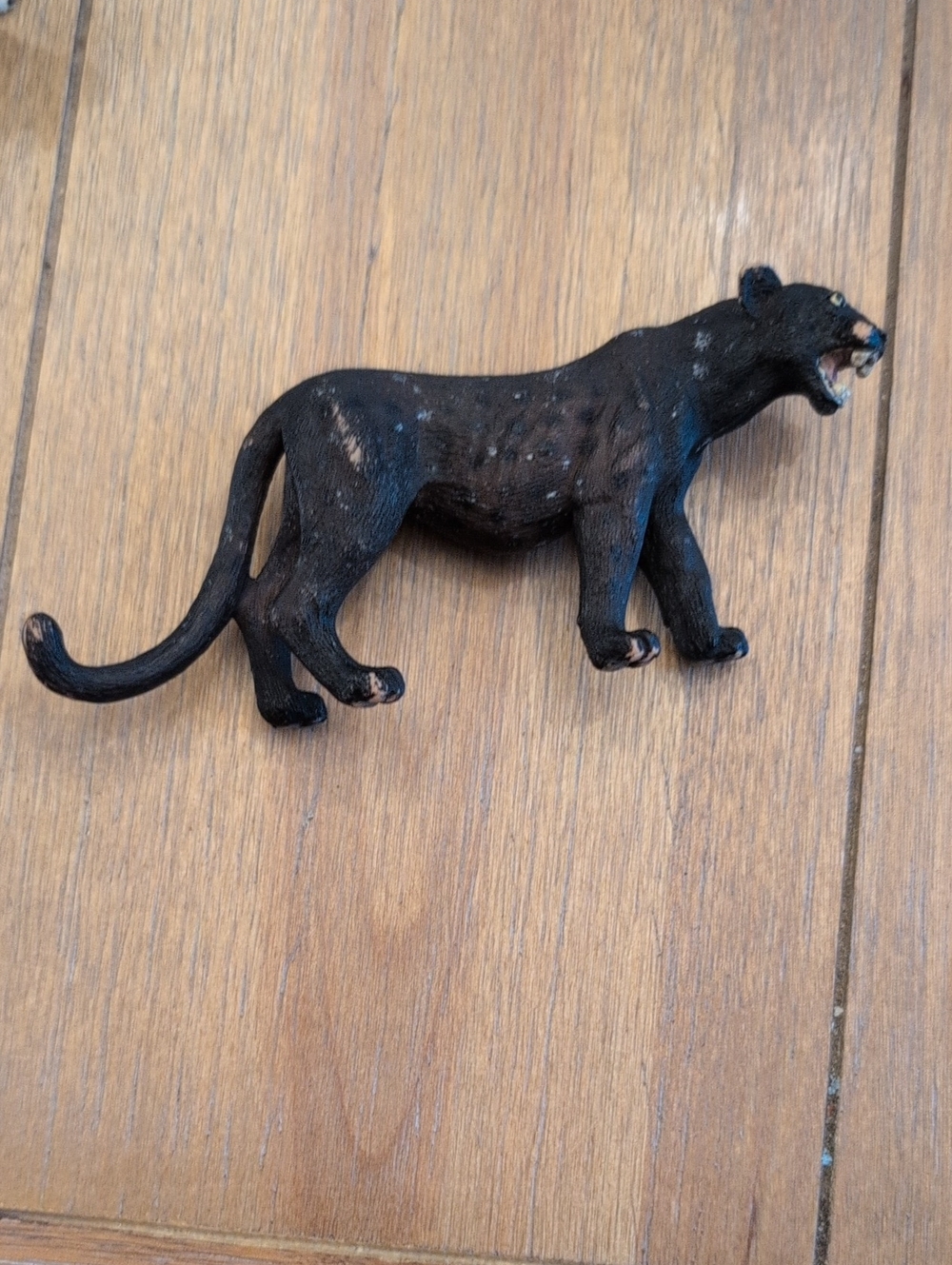Schleich Black Panther & Growling Wolf - Picture 2 of 5